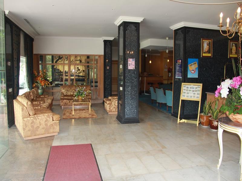 Terrace Hotel บันดาร์เสรีเบกาวัน ภายนอก รูปภาพ