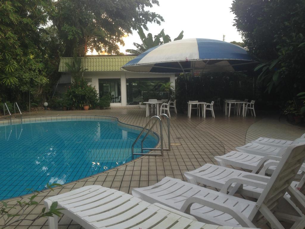 Terrace Hotel บันดาร์เสรีเบกาวัน ภายนอก รูปภาพ