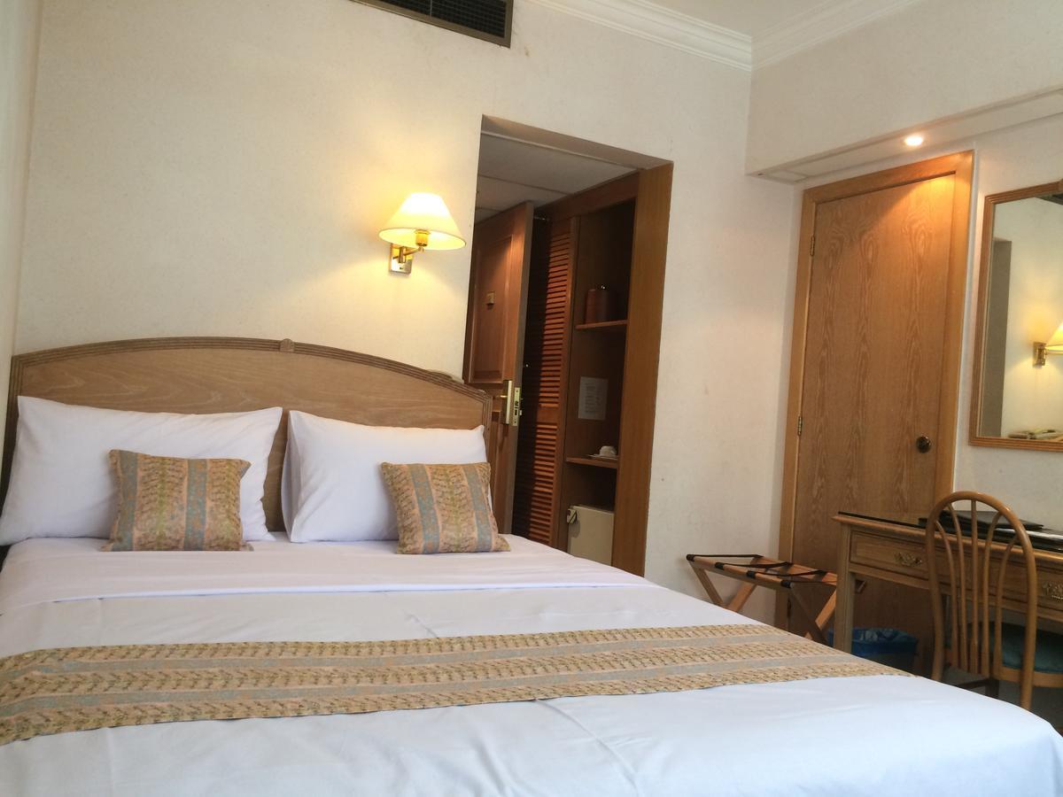 Terrace Hotel บันดาร์เสรีเบกาวัน ภายนอก รูปภาพ