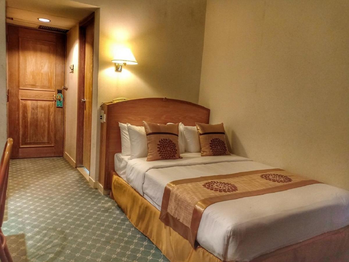 Terrace Hotel บันดาร์เสรีเบกาวัน ภายนอก รูปภาพ