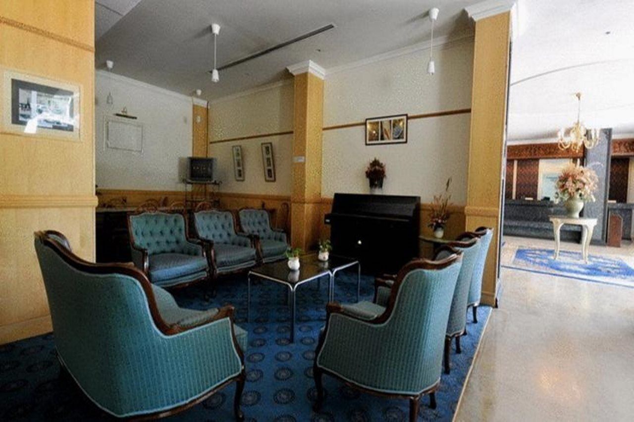 Terrace Hotel บันดาร์เสรีเบกาวัน ภายนอก รูปภาพ