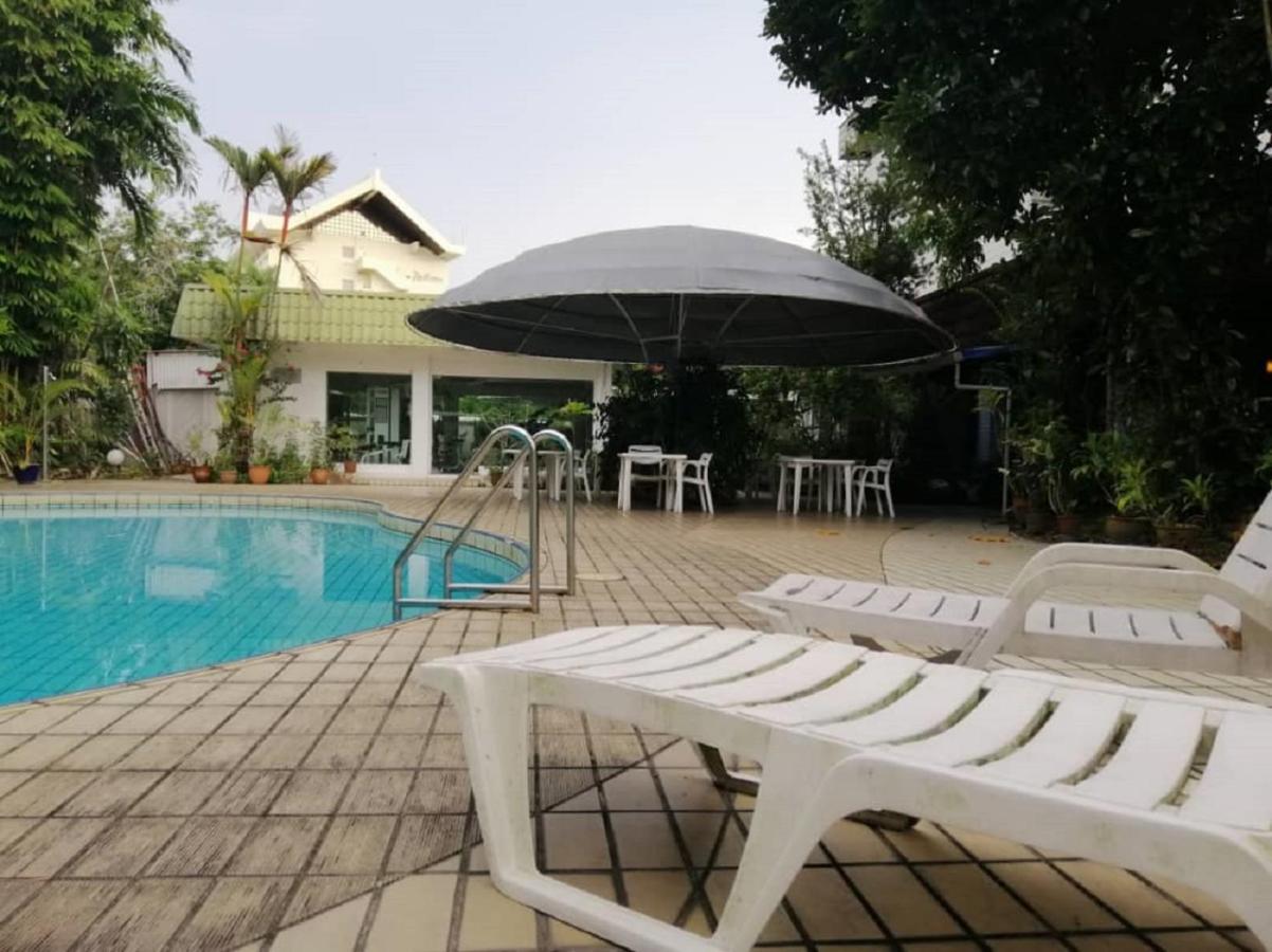 Terrace Hotel บันดาร์เสรีเบกาวัน ภายนอก รูปภาพ
